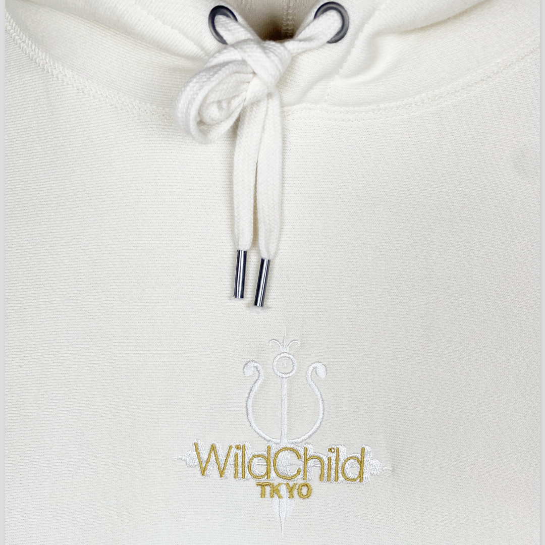  Antique metal eyelets and drawstring tips. Premium heavyweight hooded sweater with Premium finishing touches.